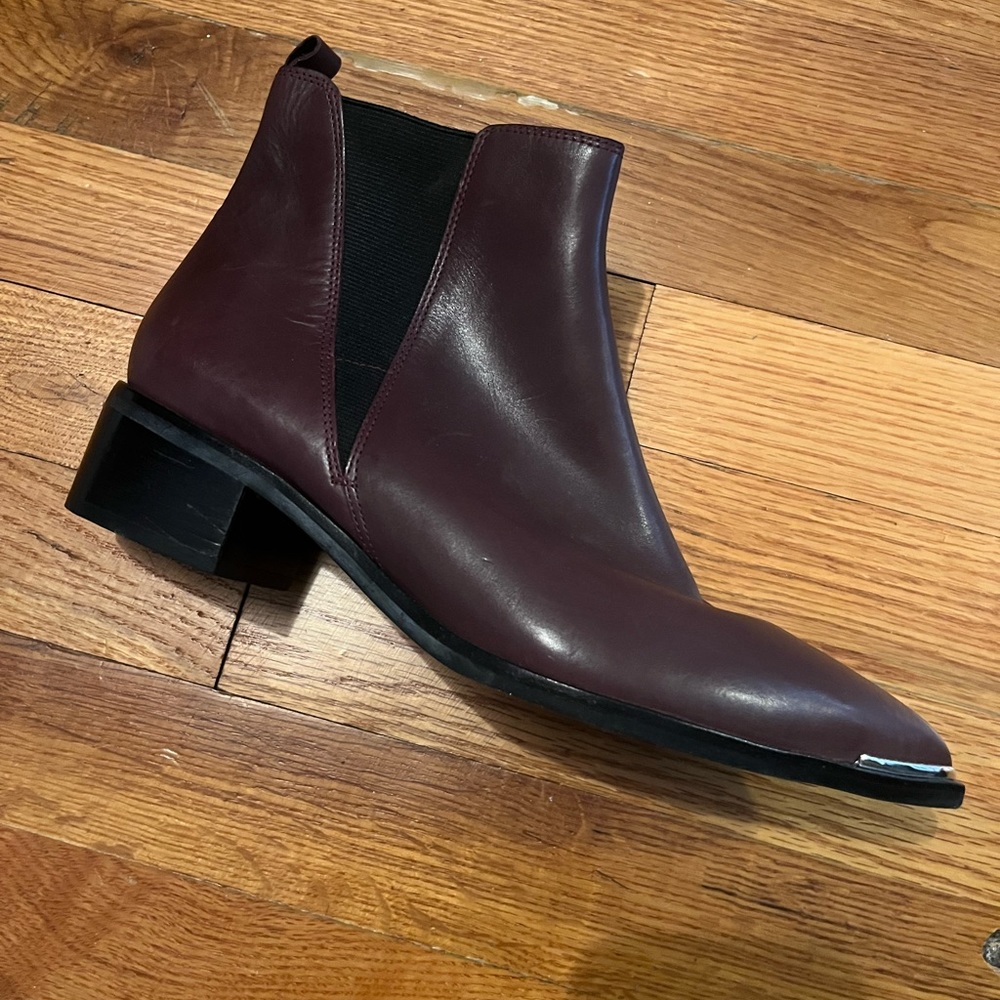 Marc Fisher Burgundy Pointy Toe Chelsea Boots 7.5 - Picture 2 of 4